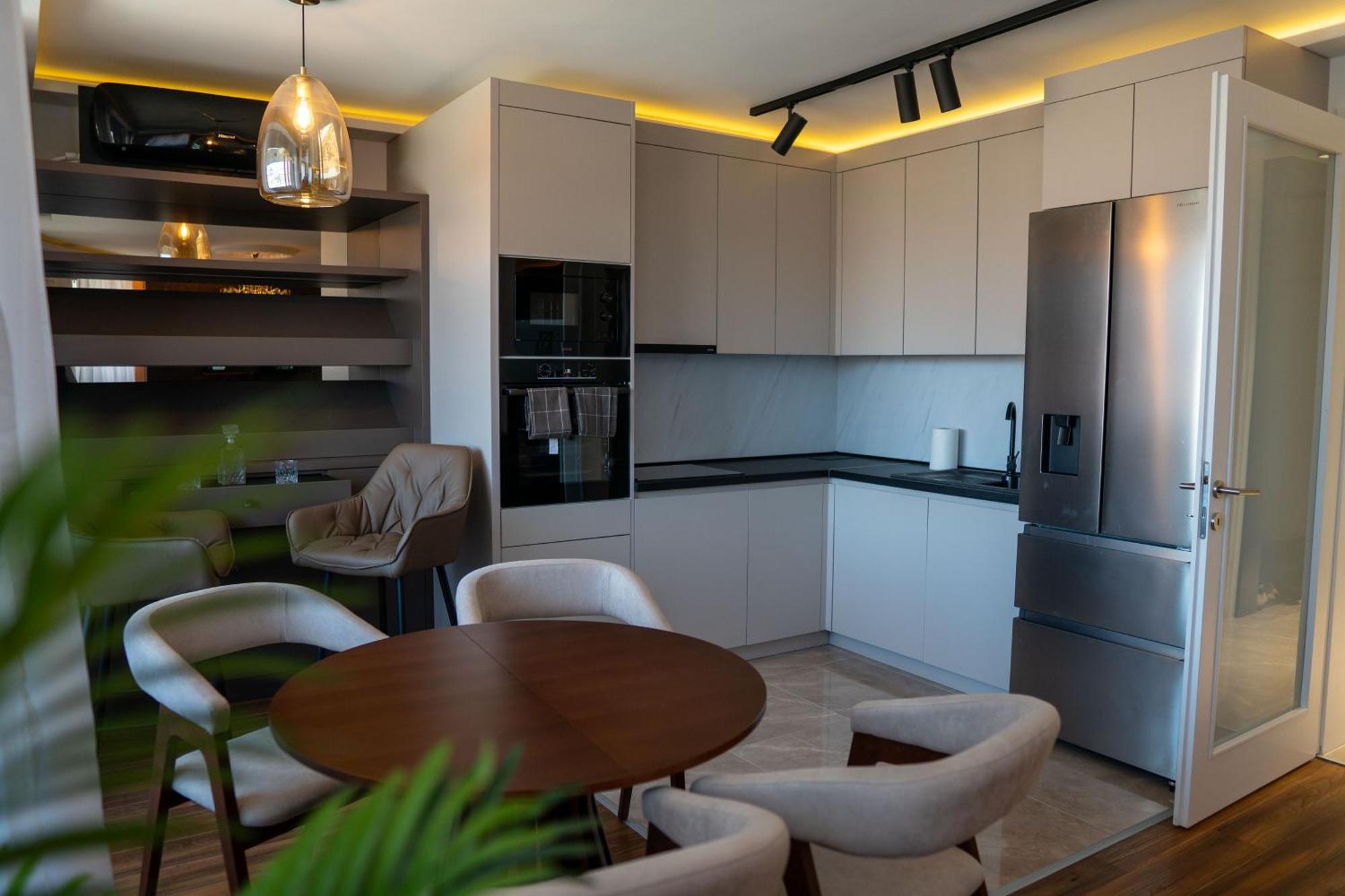 Luxury Tower-free Garage *